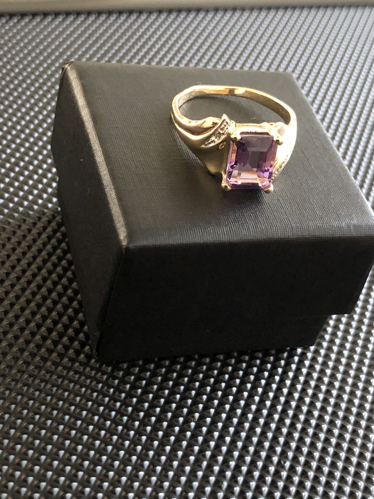 10kt Amethyst stone and Diamond Ring