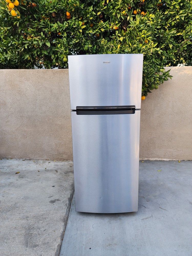 3MONTHS WARRANTY 28X29X68 WHIRLPOOL FRIDGE 18CUFT SILVER