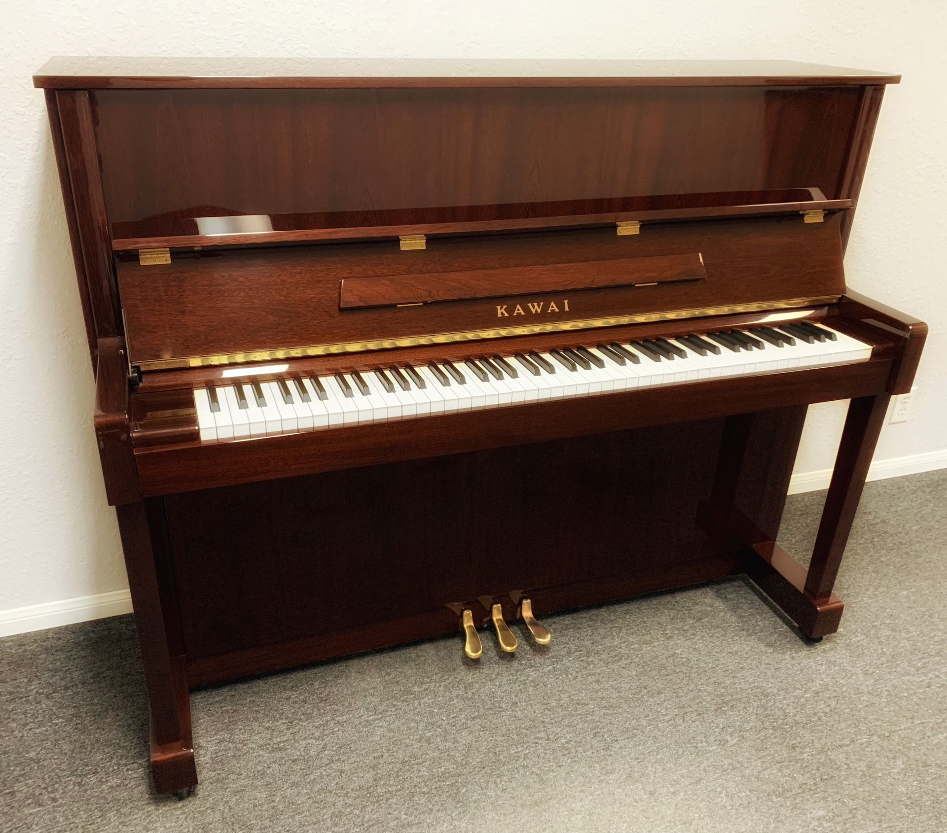 2000 Kawai “CX-5H” Studio Upright Piano delivery included.