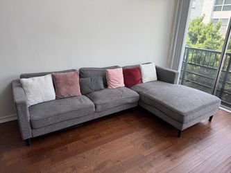 Living Spaces Sofa w/ Chaise - 118”