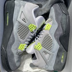 Jordan 4 Retro SE 95 Neon
