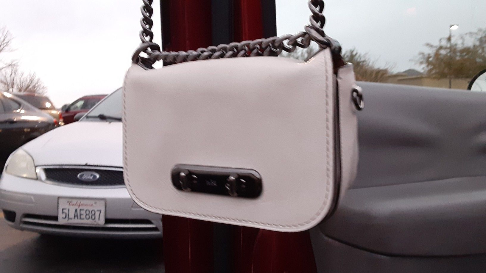 Coach handbag 20in Swagger in great condition