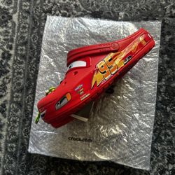 LIGHTNING MCQUEEN CROCS 9M LIMITED EDITION DISNEY PIXAR. (Lights up)