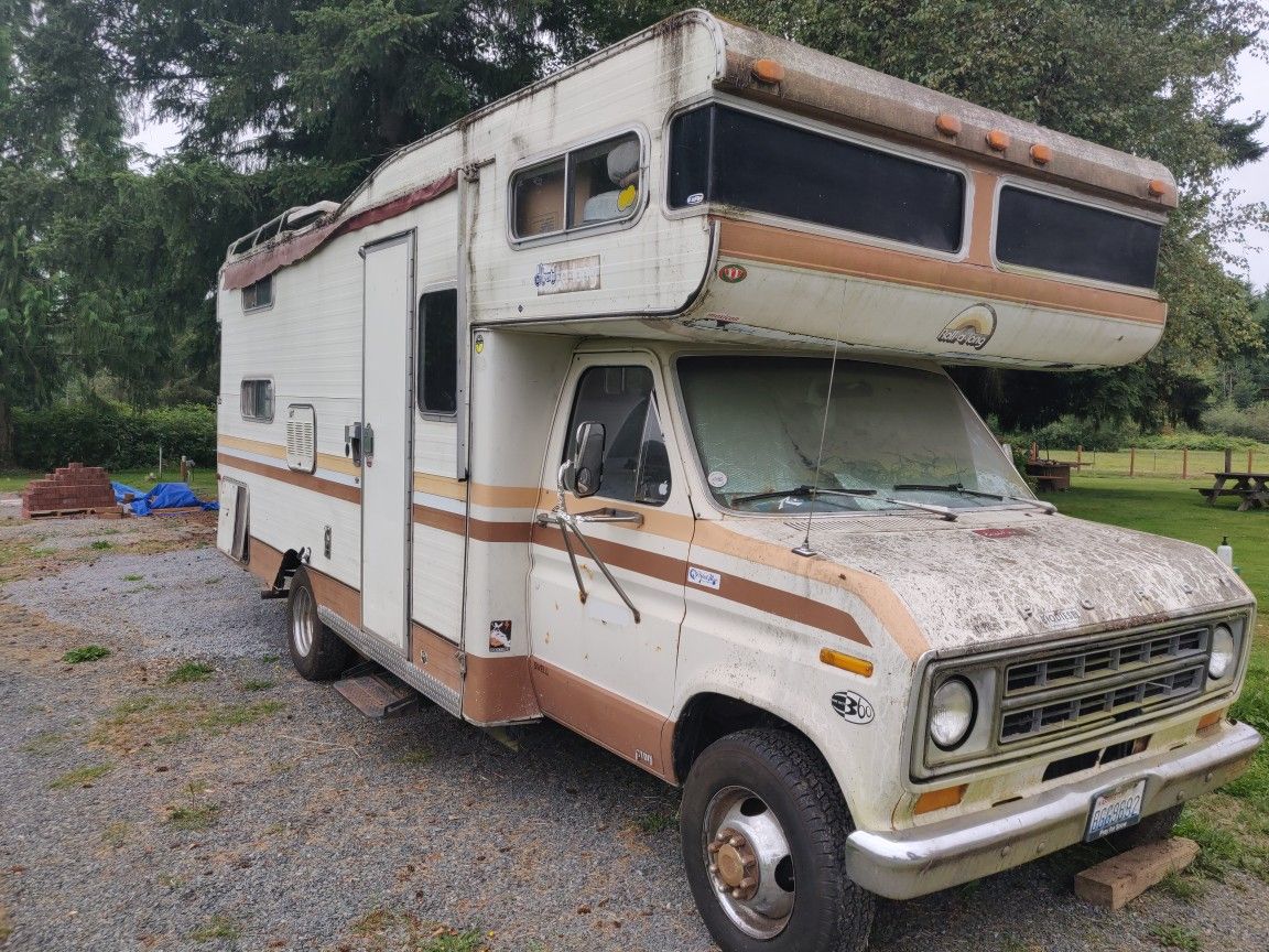 Ford 1978 Roll-A-Long Class C RV