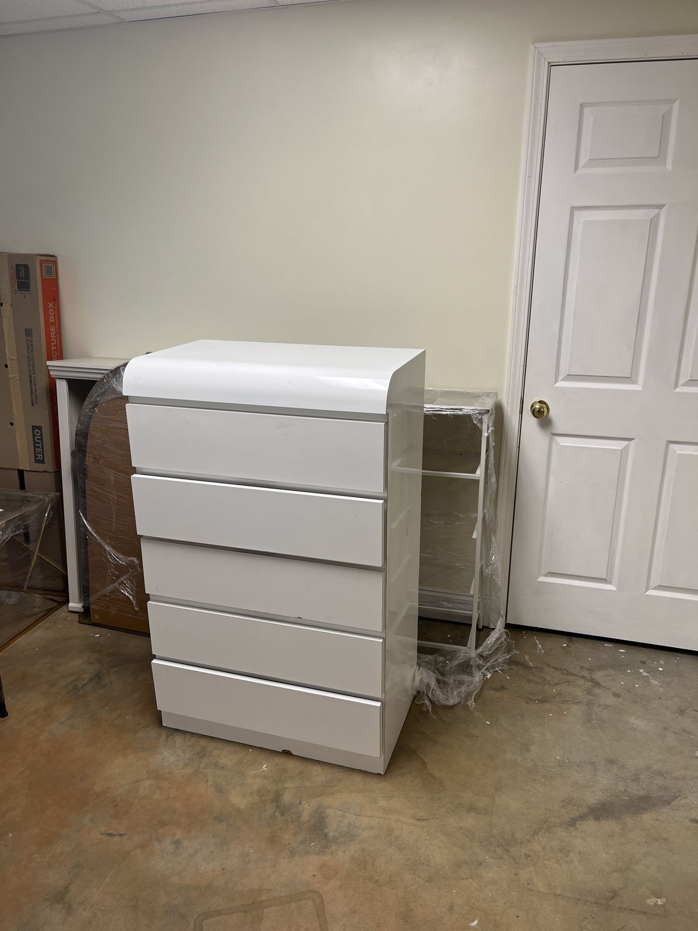 White 5-drawer Dresser
