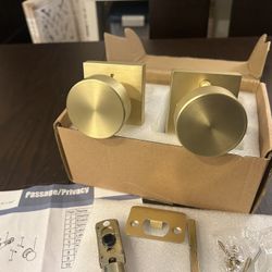 BRAND NEW Haidms Gold Door Knob Interior Privacy, Heavy Duty Square Brushed Gold Interior Door Knobs for Bedroom Bathroom, Brushed Brass Door Knob (1 
