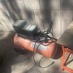Craftsman 25 Gallon Air Compressor 