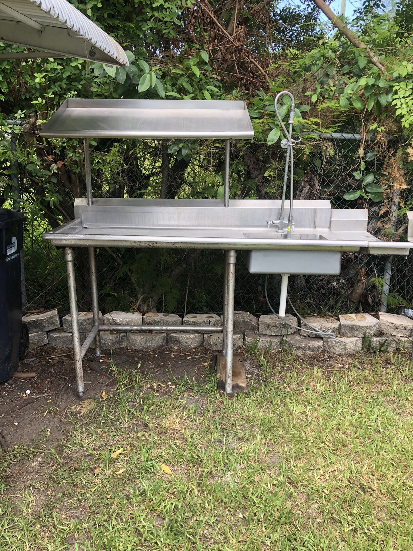 Stainless steel wash sink