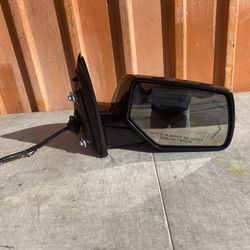2015-2020  Tahoe  escalate Yukon  signal Mirror right side. Black.