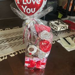 Enteral rose Valentines Box