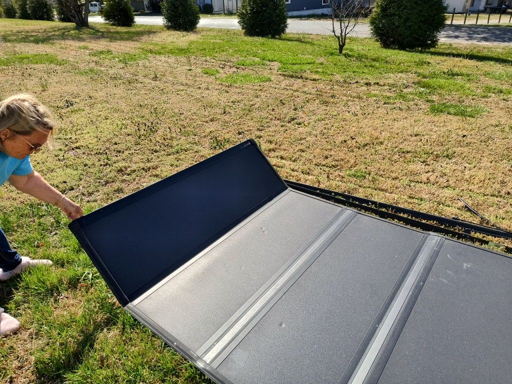 Bac-flip Truck Bed Cover came Off Of a 2017 Ram 2500 HD 4wd