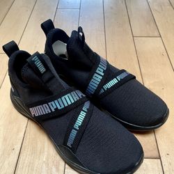 Brand New Pumas Woman Size 10 