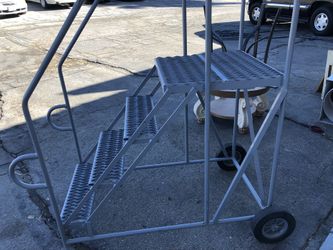 ULINE 4 Step Work Platform