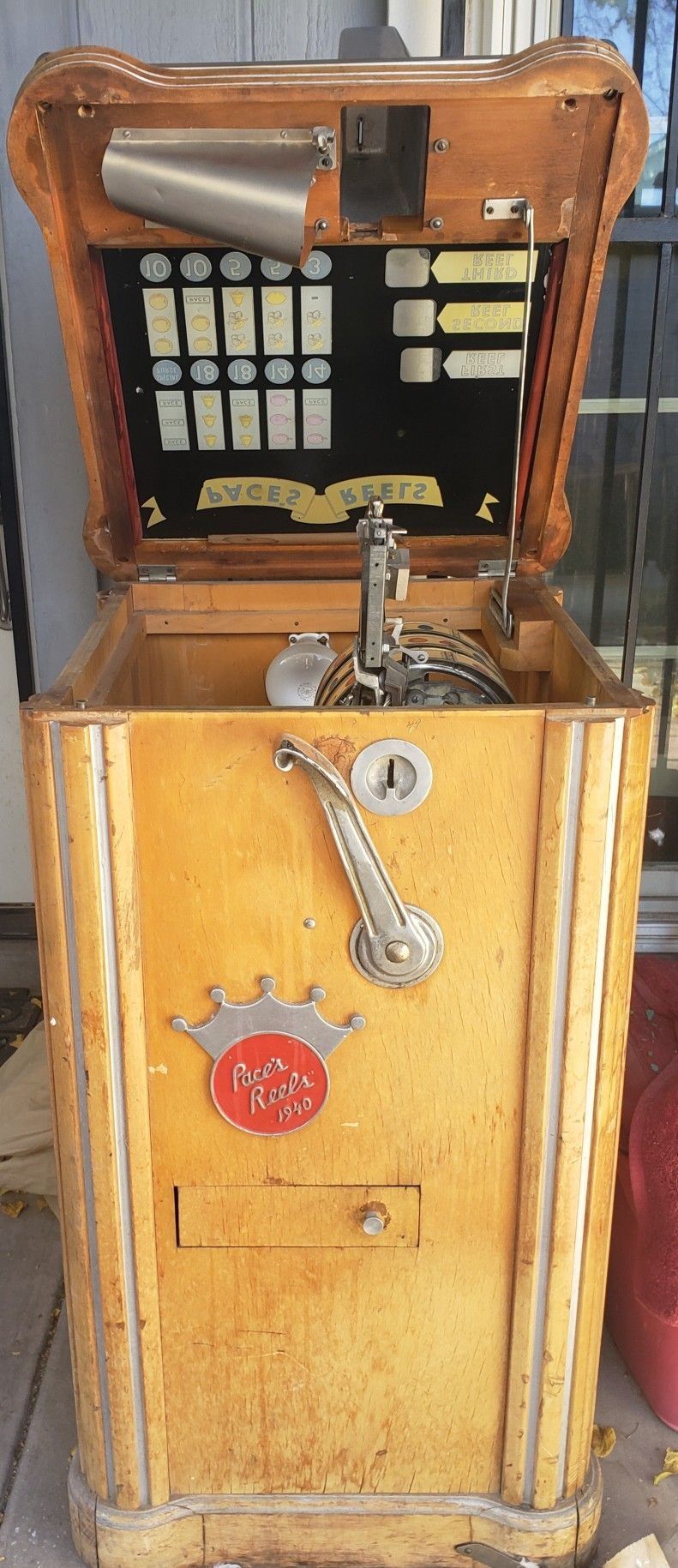 1940 PACE REELS SLOT MACHINE