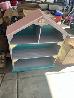 Dollhouse bookshelf