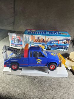 Sunoco Tow Truck w/Snow Plow 1996' Collector's Edition