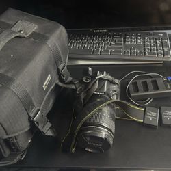 NIKON D5200 W/ Attached lens bundle 