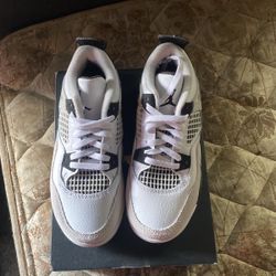 Selling Jordan 4 Retro Size 13c  For 80 