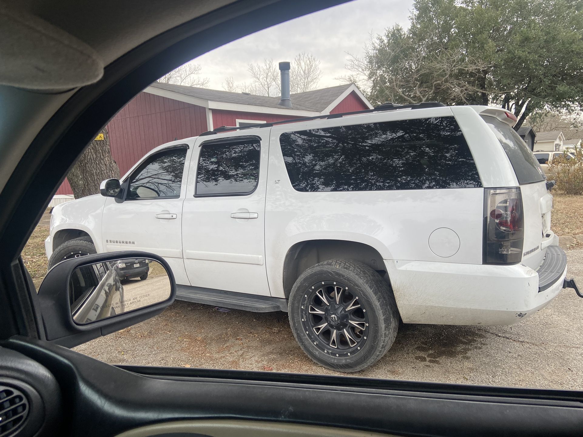 2007 Suburban Selling In Parts Seats Doors Are Available