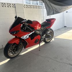 Yamaha R6