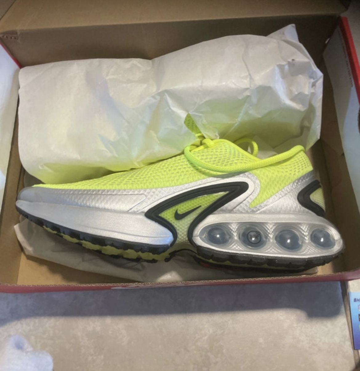Nike men running shoe, neon green, size 9