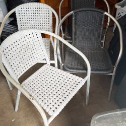 4 Chairs 