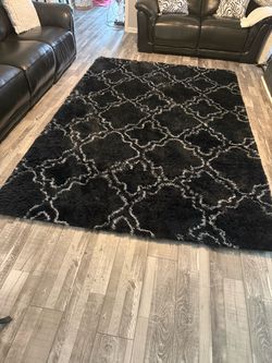 Black & White area rug 10x8