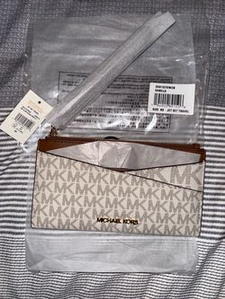 Michael Kors Jet Set Travel Wristlet Wallet
