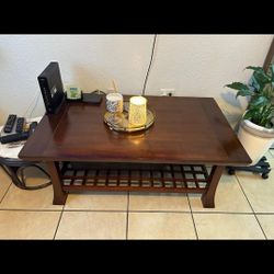 Mesa  De Madera Pura.Color Caoba En Buen Estado 