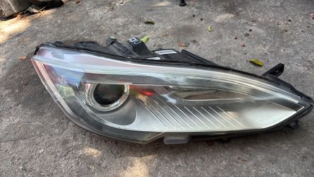 2012-2015 Tesla Model S Headlight