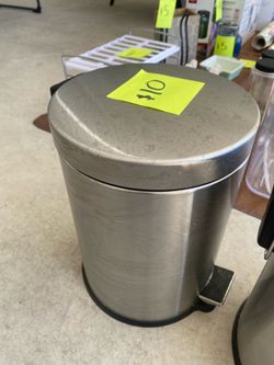 Trash can