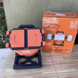 RIDGID 18V Cordless Hybrid LED Panel Light (Tool Only)