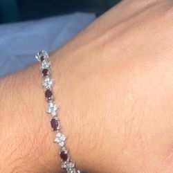 Elegant White Gold Diamond Bracelet – Ruby-Like Gemstones