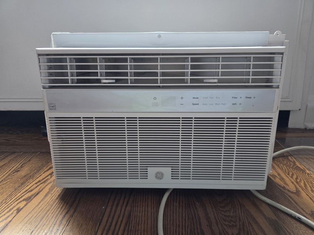 GE Window AC Unit (used, good condition) 8000 BTU