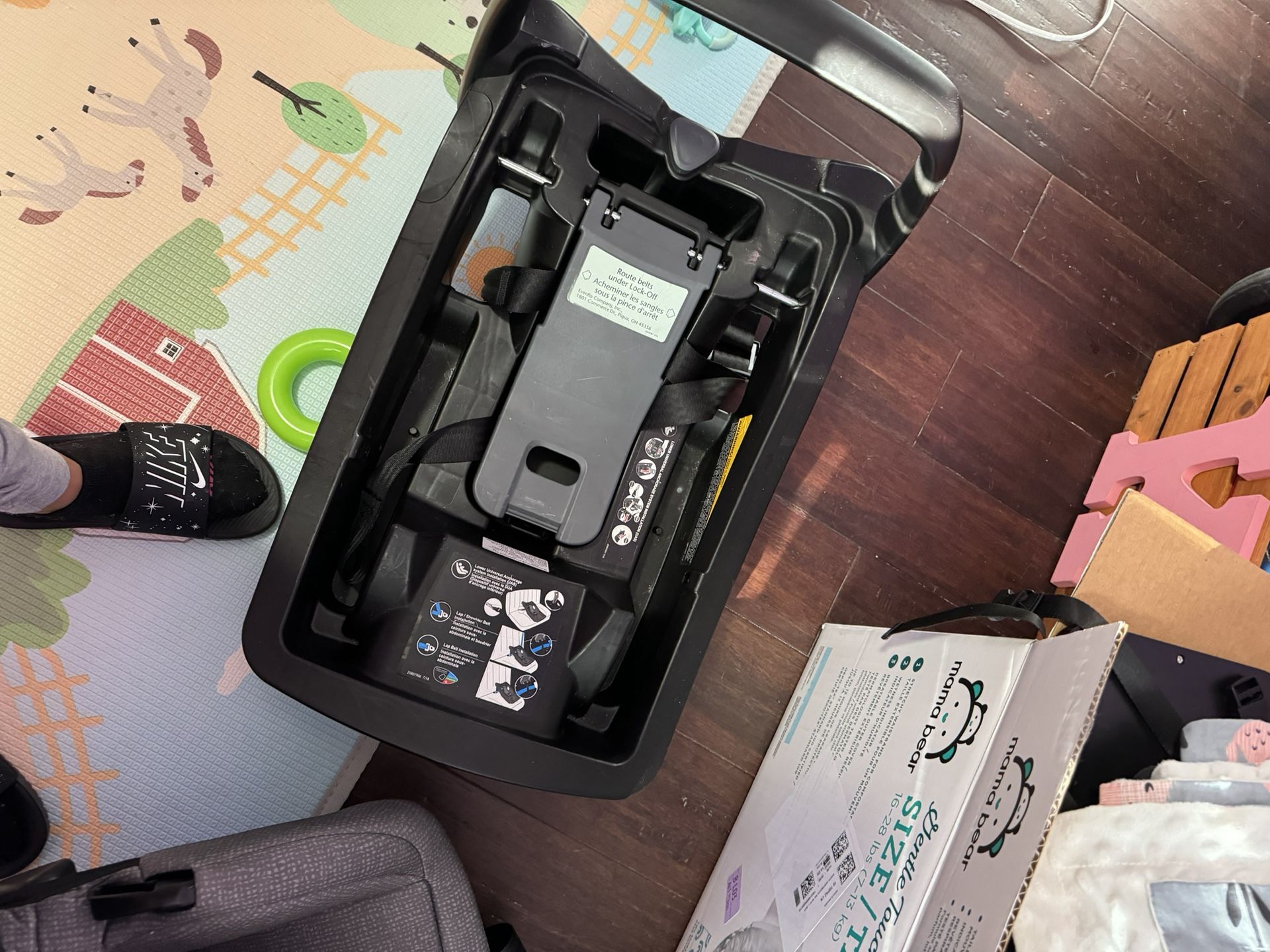 Car seat With Base 💕