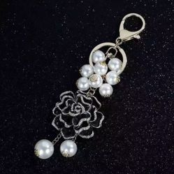 Keychain Pearl flower keychain