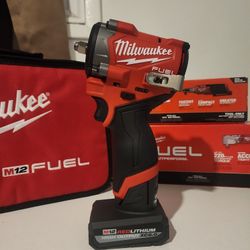 **TOOL ONLY***Milwaukee 2562-20 M12 Stubby 3/8 in impact wrench 