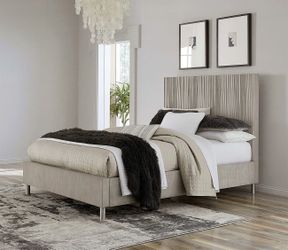 🛌 QUEEN size bed frame REAL WOOD (retail: $1,150)