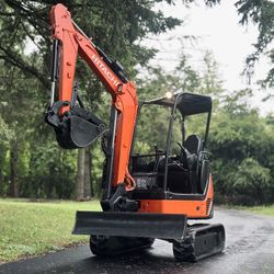 2010 Hitachi Medium Excavator zz-30u