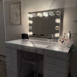Impressions Vanity
