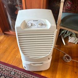 Dehumidifier (Old, but works!)