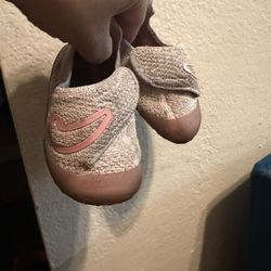 Nike Walking Shoes 
