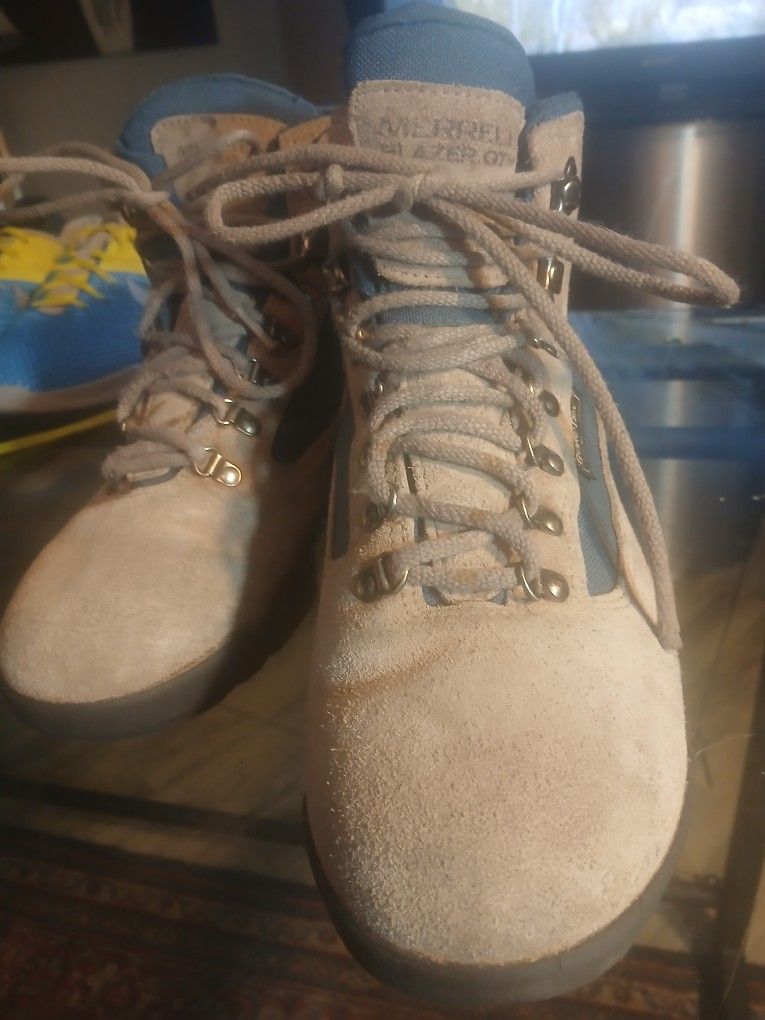 Merrell Mens Blazer GTX SIZE 8.5 HIKING BOOTS 