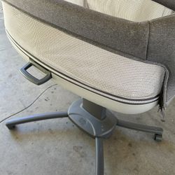 Se Vende Bassinet Está En Muy Bien estado Poco Uso 
