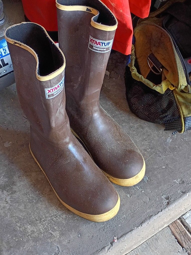 Brand New Fishing Boots Size Brand Xtratuf Moving