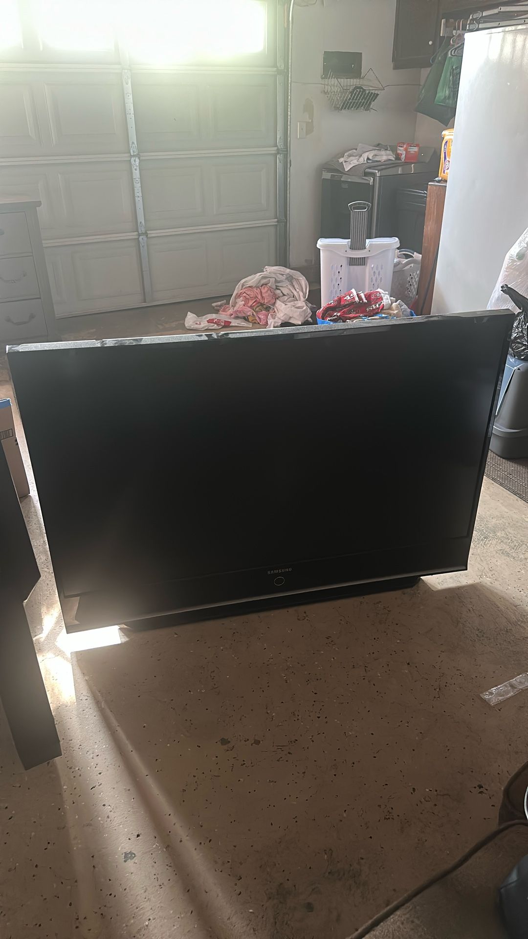 Samsung flatscreen TV