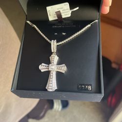 Shaquille O’Neal Necklace And Cross