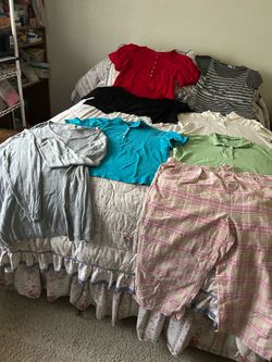 XL Tops $5.00 bundle    Chino, ca
