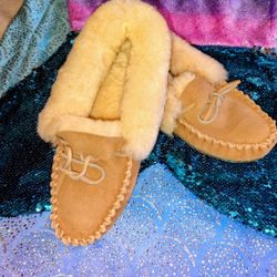 Pre-owned L.L Bean Wicked Good Moccasin size 8M (Women's)