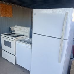 Kenmore Refrigerador Stove And Dishwasher 